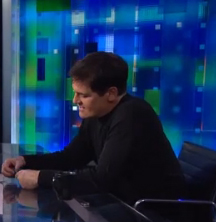 Mark Cuban taking out his wallet on Piers Morgan last night.