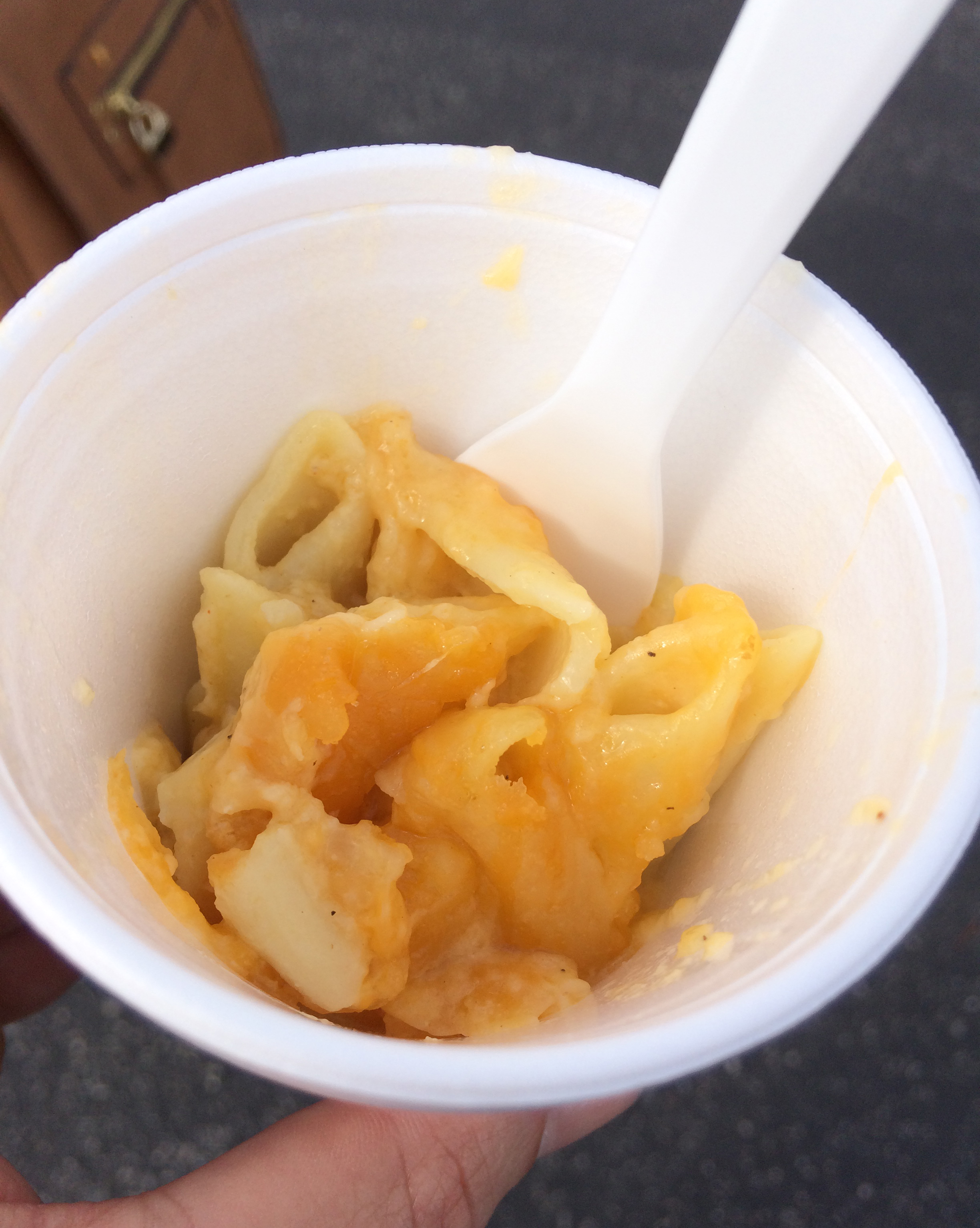 Although it might look like ordinary mac and cheese, this version was anything but typical. It was cooked on a grill and was definitely my favorite macaroni dish at the Surf Dream Foundation Mac-N-Cheese Cook Off.