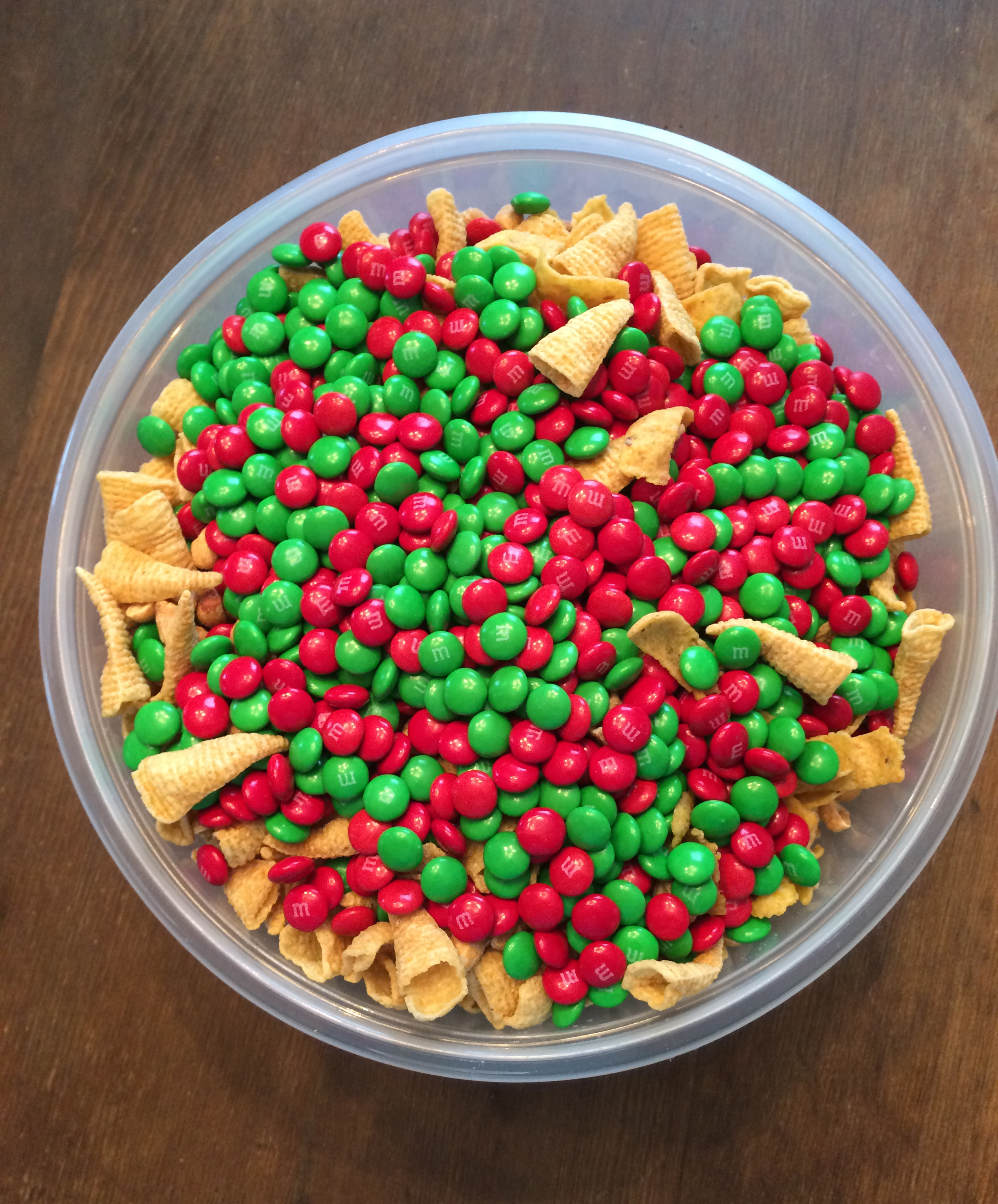 After I poured in the M&M's, the Christmas Reindeer Crack looked very festive.